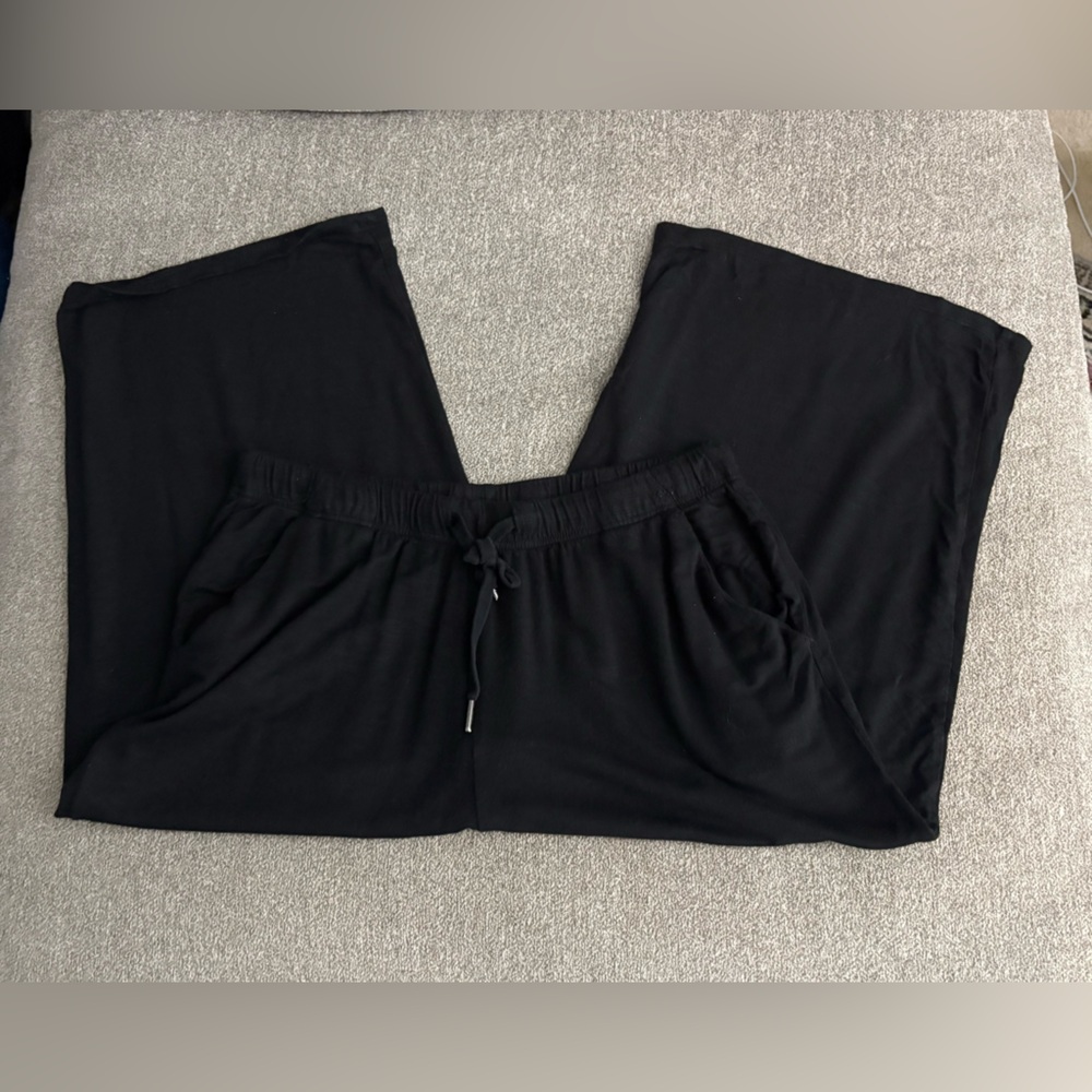 GAIAM Ultra-Soft Black Wide-Leg Lounge Cropped Pants Size L - Picture 2 of 9